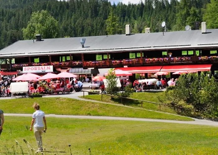 Sportalm Seefeld - In Out Doppelzimmer Daire Seefeld in Tirol